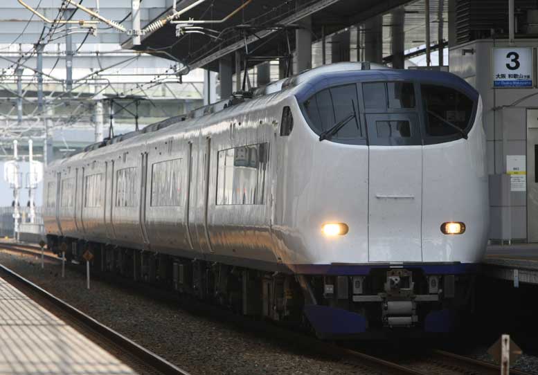 8:55くらいに通過する「はるか8 号」　281系関西空港特急「はるか」　関西空港線　りんくうタウン駅通過