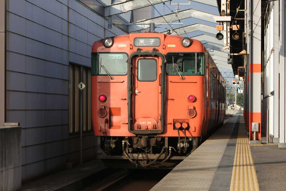 山陰本線出雲市駅　キハ47普通列車