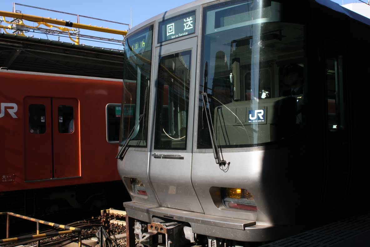 大阪環状線京橋駅　223系回送列車