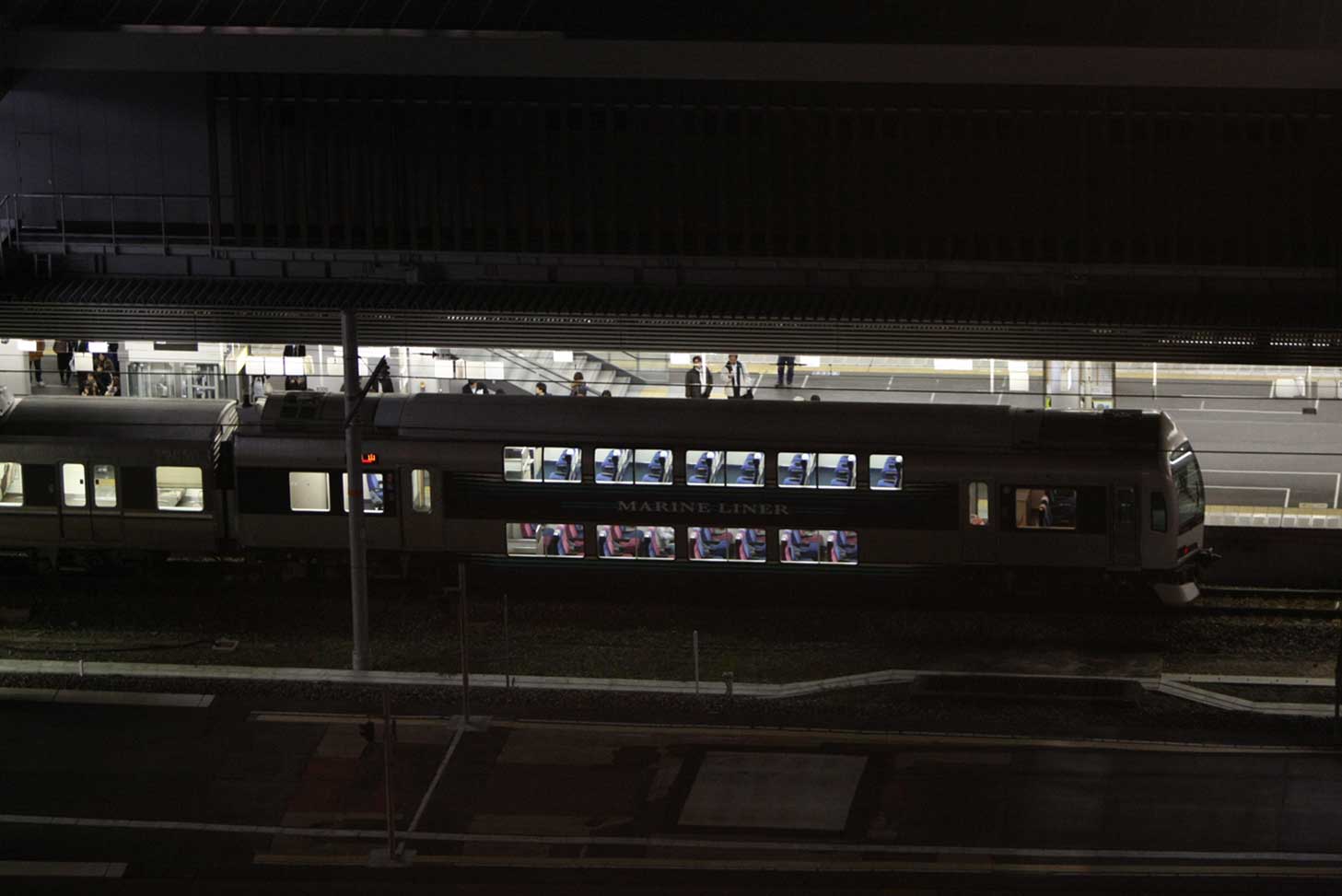 瀬戸大橋線岡山駅　クロハ5100「快速マリンライナー」