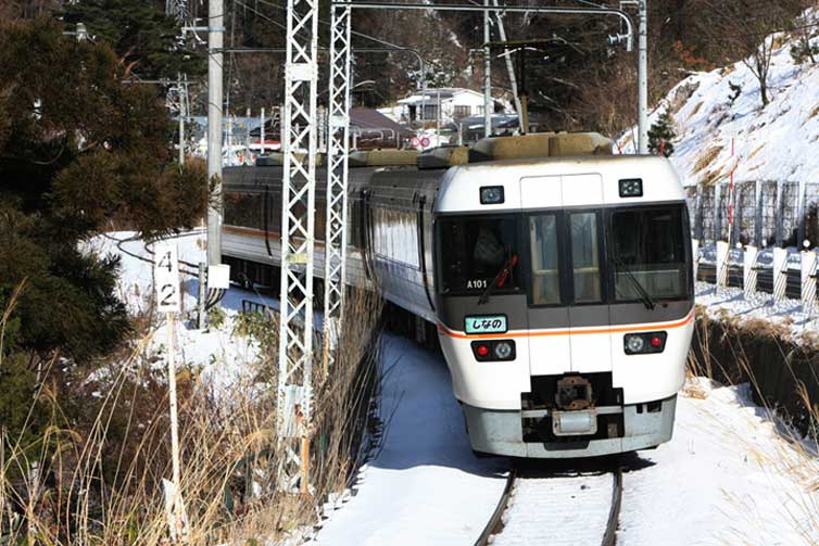 大糸線海ノ口－簗場　383系特急「ワイドビューしなの」