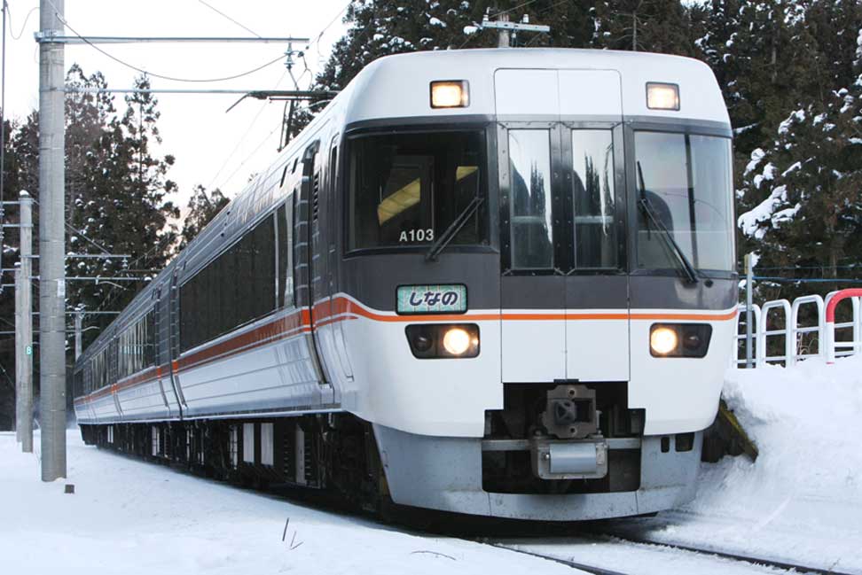 大糸線神城駅　383系特急「ワイドビューしなの」