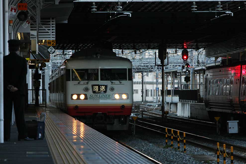 山陽本線岡山駅　117系快速「サンライナー」