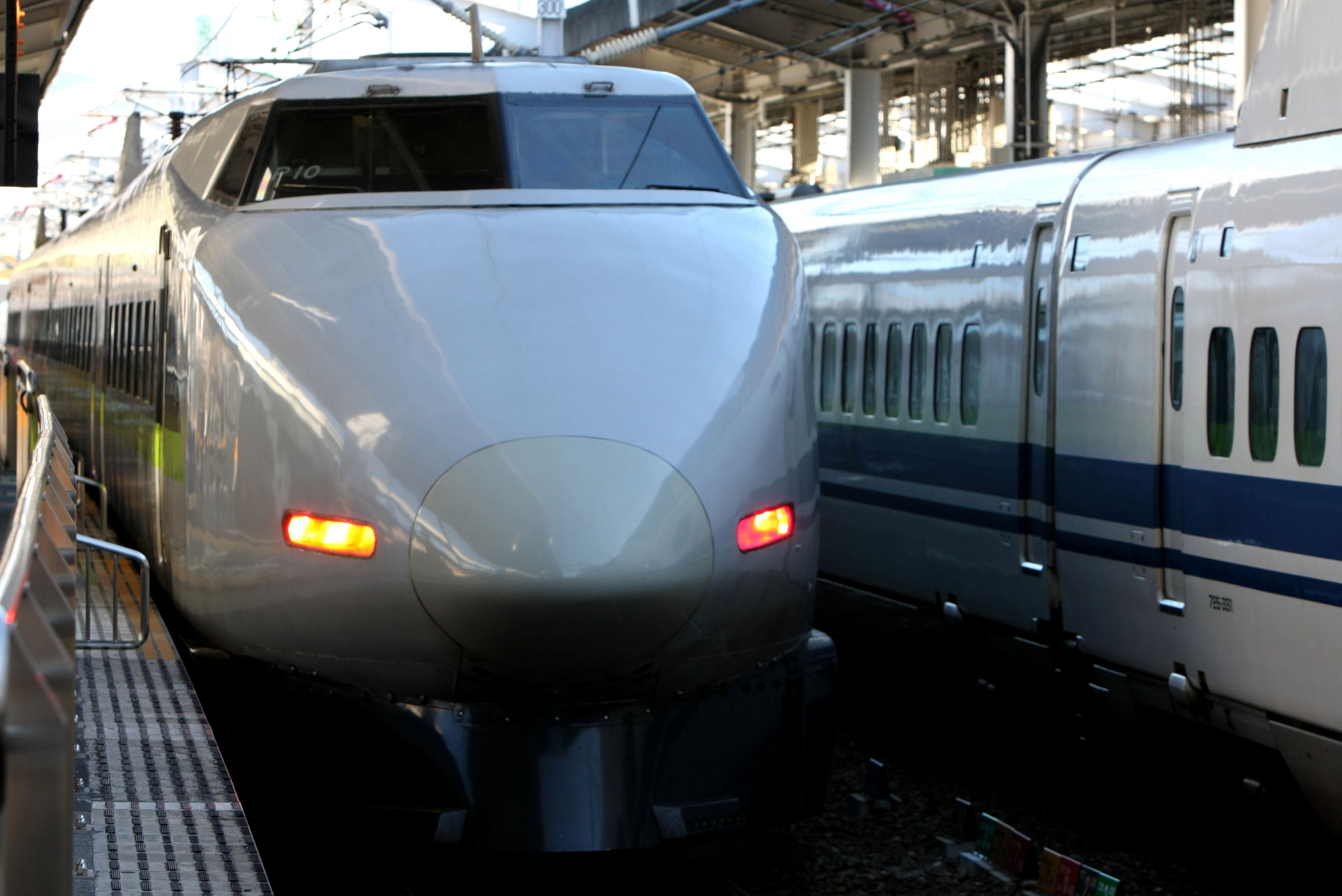 東海道新幹線岡山駅入線　100系新幹線「こだま」
