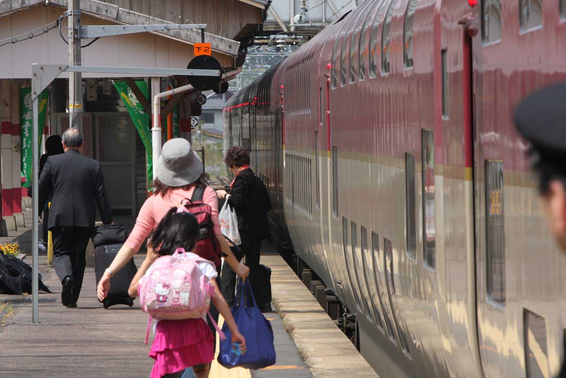 山陰本線宍道駅　285系寝台特急「サンライズ出雲」