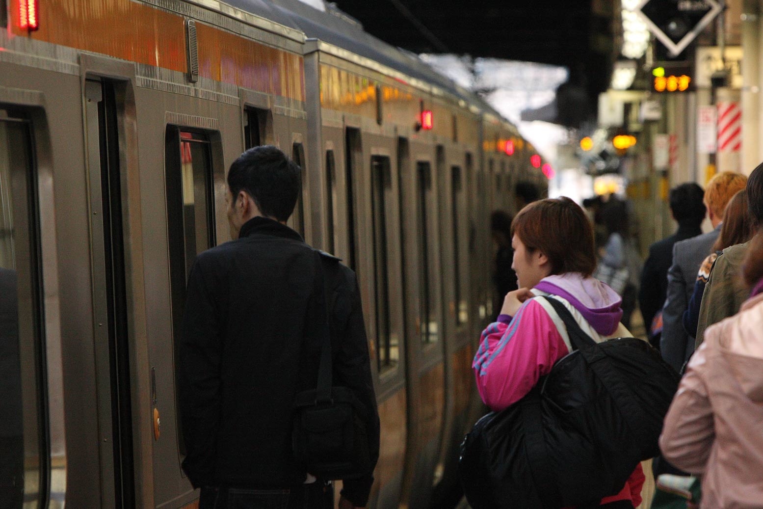 中央本線国分寺駅　E233系快速列車