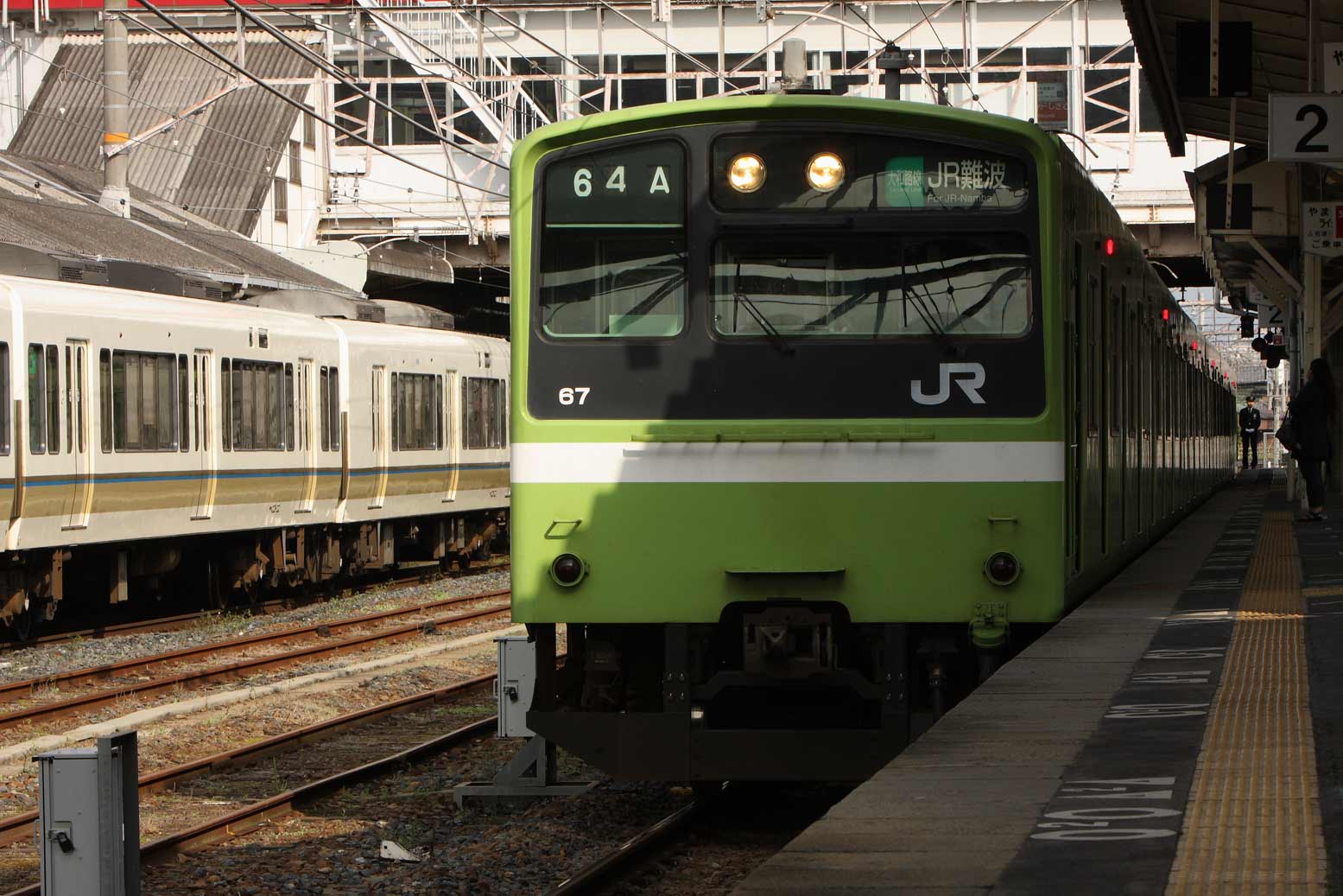 関西本線王寺駅　201系普通列車