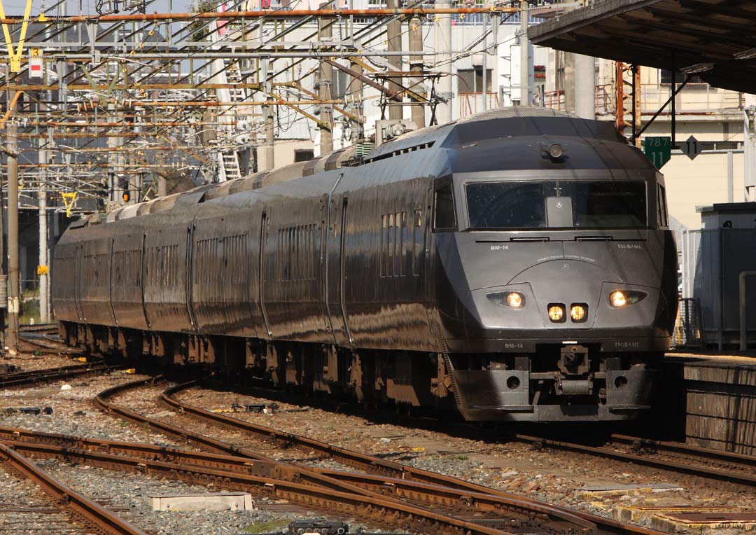 鹿児島本線熊本駅入線　787系特急「リレーつばめ」