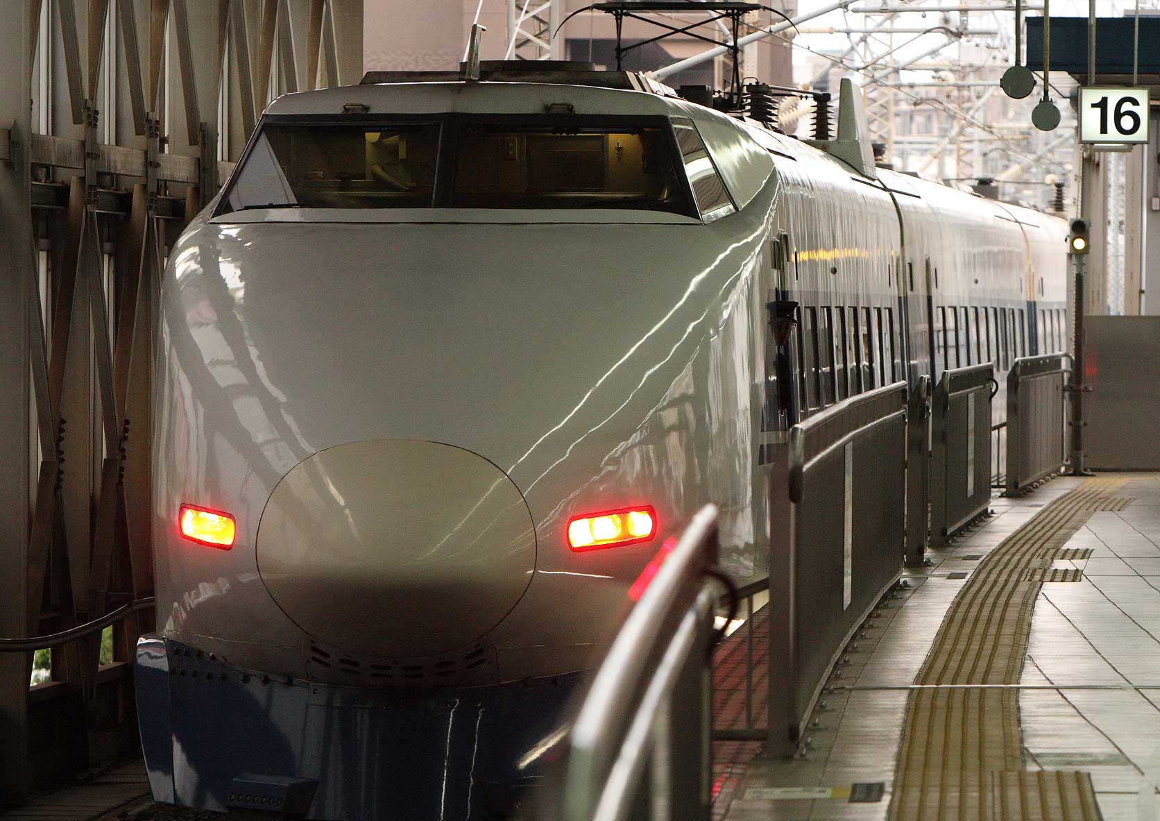 九州新幹線博多駅　新幹線100系「こだま」